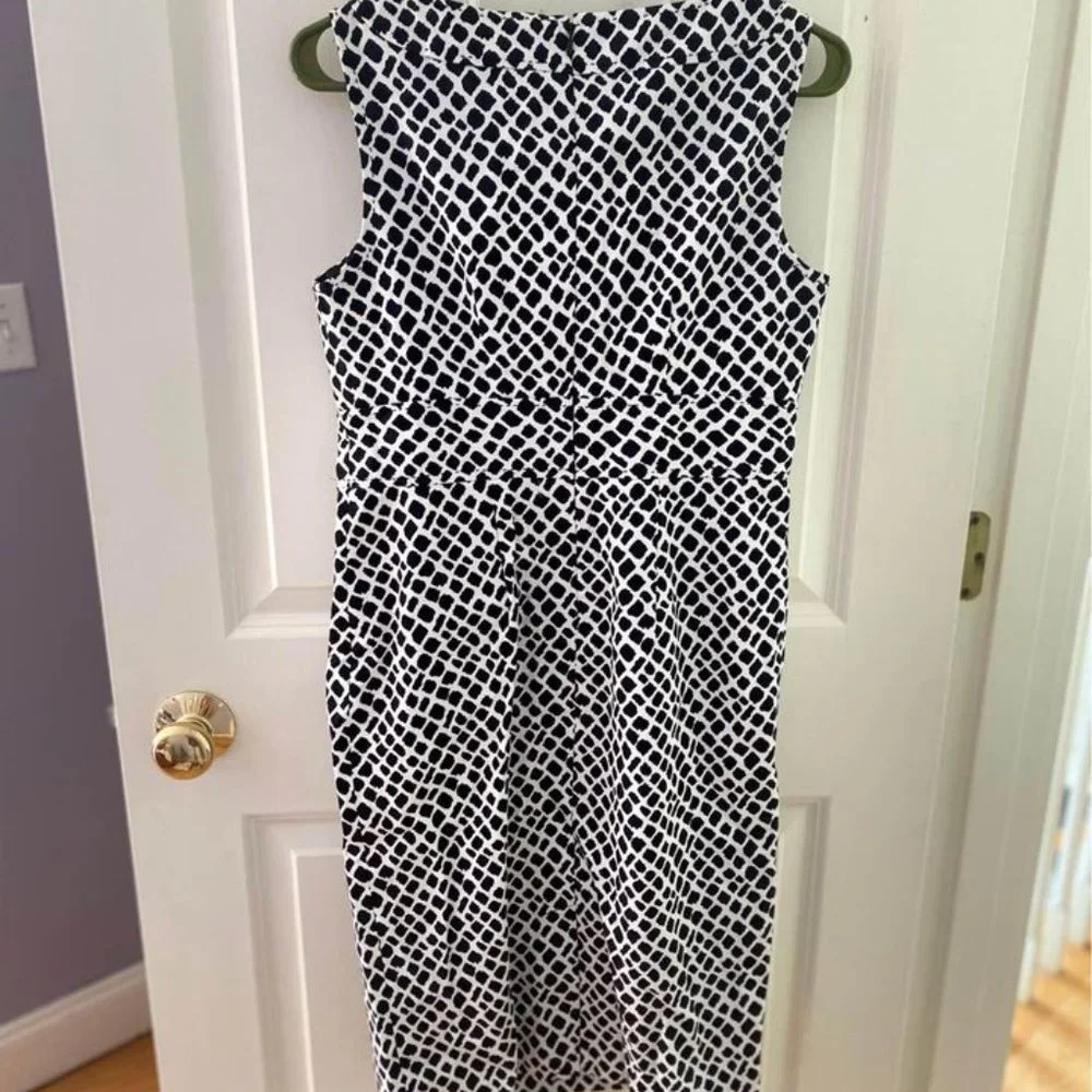 Women's Dress - Picture 2 of 3